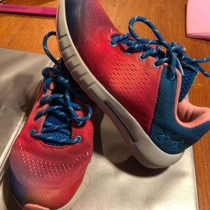 Girls under armour tennis shoes